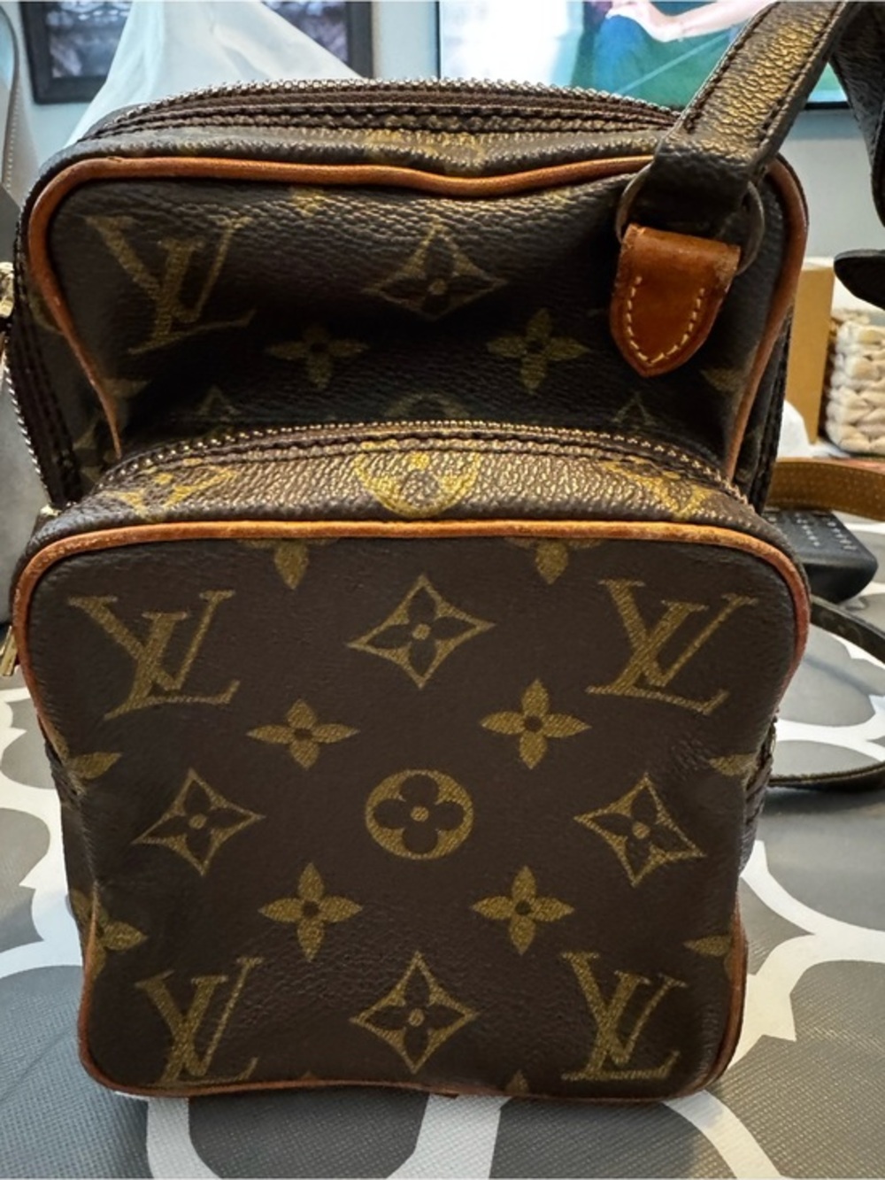 Louis Vuitton Amazone Monogram Crossbody Bag TH8906 Made in France Authentic